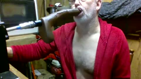 Snapshot of deepthroat227 chatting on 02-16-25, 07:49 Deepthroat My Big Dildos online show from 02-16-25, 07:49