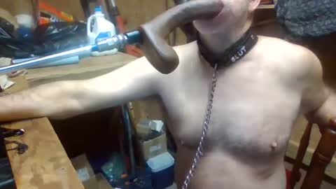 Snapshot of deepthroat227 chatting on 09-24-25, 03:15 Deepthroat My Big Dildos online show from 09-24-25, 03:15