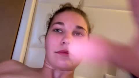 deepthroatqueen33 online show from 11-19-25, 04:18