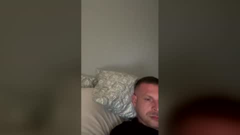 Snapshot of deezznutt chatting on 02-15-26, 04:25 deezznutt online show from 02-15-26, 04:25