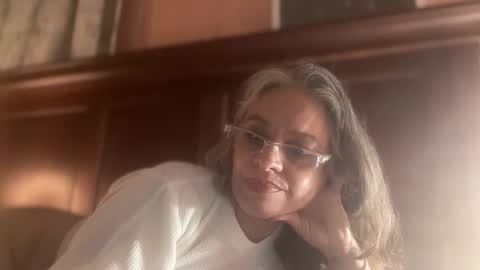 Tori online show from 01-18-26, 01:09