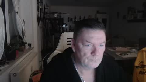 deinprinz2312 online show from 01-09-25, 02:22