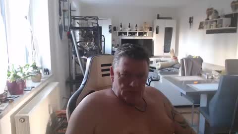 deinprinz2312 online show from 01-31-25, 09:27