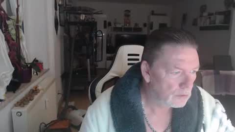 deinprinz2312 online show from 11-24-25, 05:29