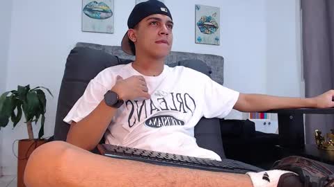 Deivid online show from 10-18-25, 04:04