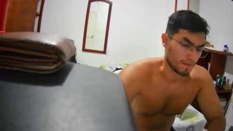 Snapshot of deividellobo chatting on 12-31-24, 04:27 deividellobo online show from 12-31-24, 04:27