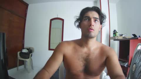 Snapshot of deividellobo chatting on 11-06-25, 04:19 deividellobo online show from 11-06-25, 04:19