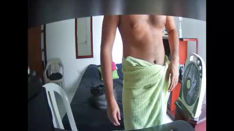 Snapshot of deividellobo chatting on 11-26-25, 08:43 deividellobo online show from 11-26-25, 08:43