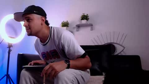  DEIVY  online show from 11-17-25, 01:33