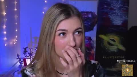 Snapshot of delcieodoherty chatting on 11-23-25, 08:08 Adla online show from 11-23-25, 08:08