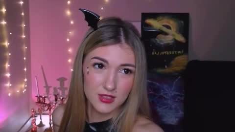 Snapshot of delcieodoherty chatting on 11-26-25, 08:21 Adla online show from 11-26-25, 08:21