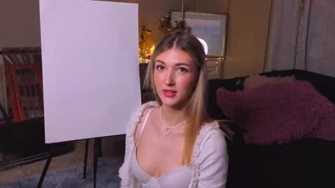 Snapshot of delcieodoherty chatting on 12-05-25, 08:16 Adla online show from 12-05-25, 08:16