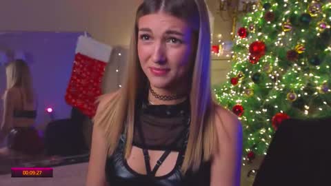 Snapshot of delcieodoherty chatting on 12-14-25, 08:13 Adla online show from 12-14-25, 08:13