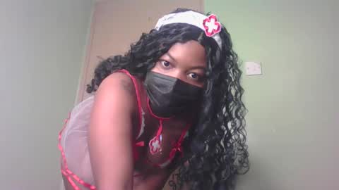 Snapshot of deli_la chatting on 10-27-25, 03:43 deli_la online show from 10-27-25, 03:43