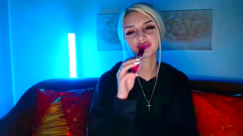 deliciaalove online show from 12-16-24, 07:54