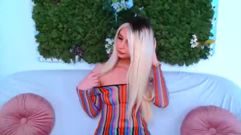 deliciaalove online show from 11-28-25, 07:49