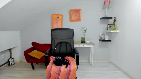 DeliciousLolly online show from 10-17-25, 03:42