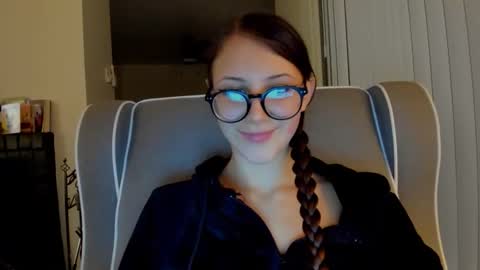 deliciousnoni online show from 11-01-25, 06:26