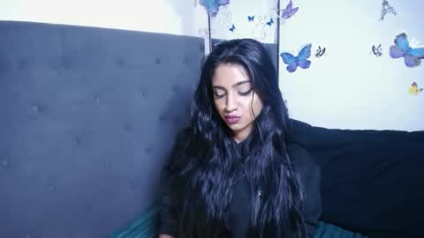 Delilah Blaze online show from 12-17-25, 07:53