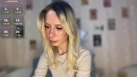 Snapshot of dellacampbell chatting on 02-12-26, 10:43 Della online show from 02-12-26, 10:43