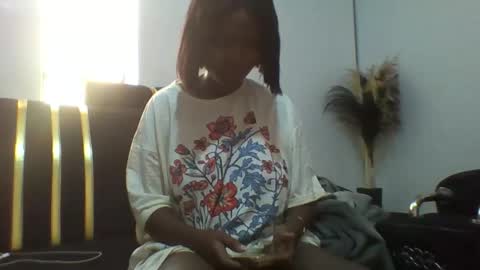 dellarine517299 online show from 01-09-26, 07:33