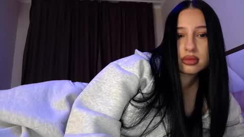 delly_love online show from 10-29-25, 07:15