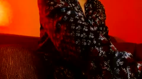 Snapshot of delphine_x chatting on 10-30-25, 09:15 Delphine online show from 10-30-25, 09:15