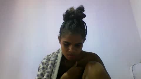 Snapshot of delphineee chatting on 03-21-26, 07:02 delphine online show from 03-21-26, 07:02