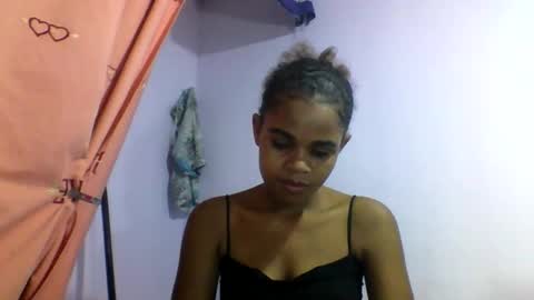 Snapshot of delphineee chatting on 03-28-26, 04:17 delphine online show from 03-28-26, 04:17