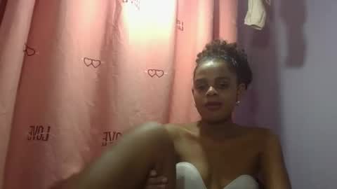 Snapshot of delphineee chatting on 04-07-26, 04:07 delphine online show from 04-07-26, 04:07