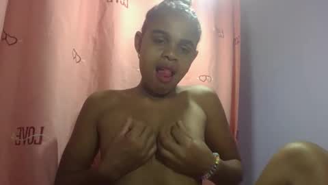 Snapshot of delphineee chatting on 04-11-26, 02:16 delphine online show from 04-11-26, 02:16