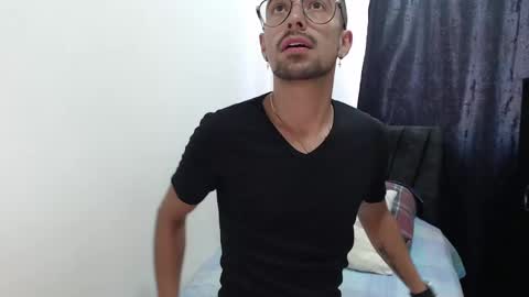 demian_val_4 online show from 02-08-25, 07:05