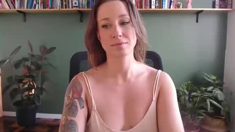 demmetria online show from 11-24-25, 02:17