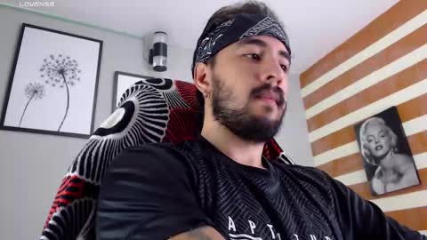 Demon Salvatore online show from 11-15-25, 01:14