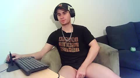 Dominik online show from 01-17-25, 01:04