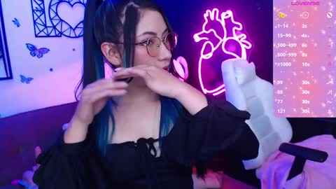 Snapshot of demyanderson_ chatting on 12-13-24, 08:15 Demy online show from 12-13-24, 08:15