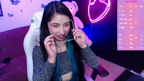 Snapshot of demyanderson_ chatting on 01-22-25, 09:43 Demy online show from 01-22-25, 09:43