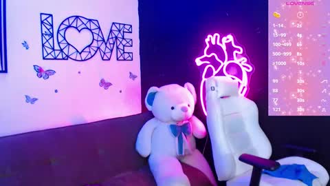 Snapshot of demyanderson_ chatting on 02-15-25, 09:27 Demy online show from 02-15-25, 09:27