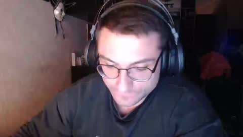 Snapshot of den_lover1 chatting on 12-09-24, 01:02 Den online show from 12-09-24, 01:02