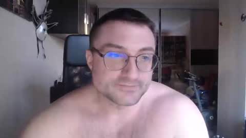 Snapshot of den_lover1 chatting on 02-17-25, 01:32 Den online show from 02-17-25, 01:32
