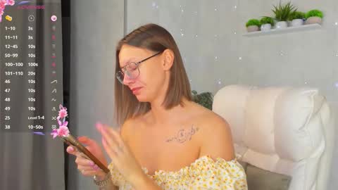 Elina online show from 09-28-25, 12:16