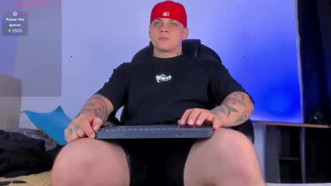 Snapshot of dennis_munera chatting on 10-15-25, 09:42 dennis munera online show from 10-15-25, 09:42