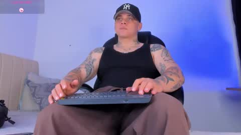 Snapshot of dennis_munera chatting on 10-23-25, 10:03 dennis munera online show from 10-23-25, 10:03