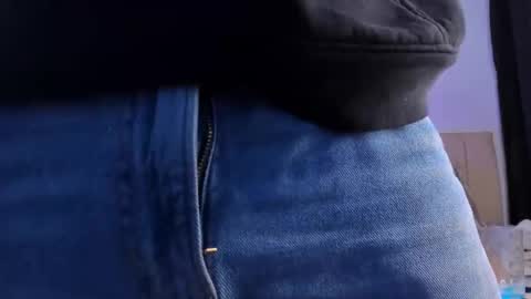 Snapshot of dennis_munera chatting on 11-19-25, 04:23 dennis munera online show from 11-19-25, 04:23