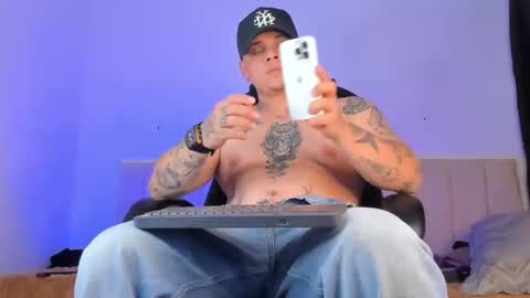 Snapshot of dennis_munera chatting on 11-22-25, 04:33 dennis munera online show from 11-22-25, 04:33