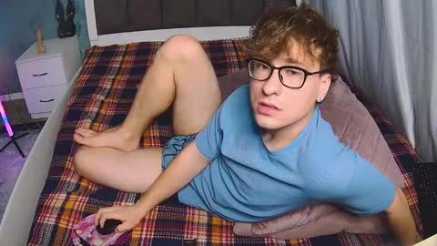 Dennis online show from 11-22-25, 08:52