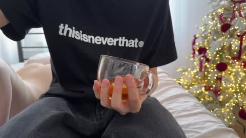 Snapshot of denobluora chatting on 01-12-25, 08:04 Jasper   online show from 01-12-25, 08:04