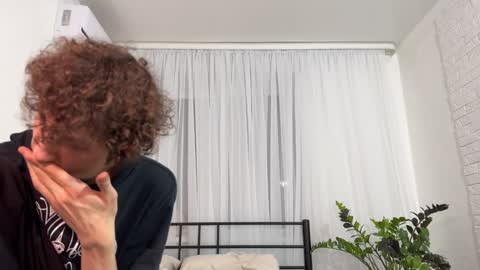 Snapshot of denobluora chatting on 01-31-25, 07:51 Jasper   online show from 01-31-25, 07:51