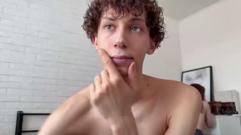 Snapshot of denobluora chatting on 03-08-25, 10:11 Jasper   online show from 03-08-25, 10:11