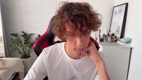 Snapshot of denobluora chatting on 10-03-25, 11:51 Jasper   online show from 10-03-25, 11:51